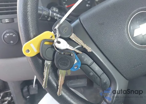 2009 Chevrolet Silverado 1500 Work Truck from USA, damaged, VIN 1GCEC14X09Z237753